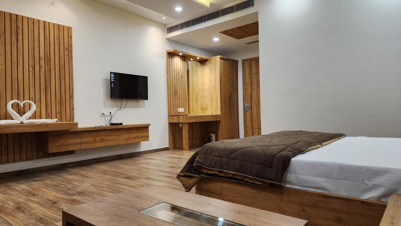 Aanandam Greens Otel Sehore Dış mekan fotoğraf