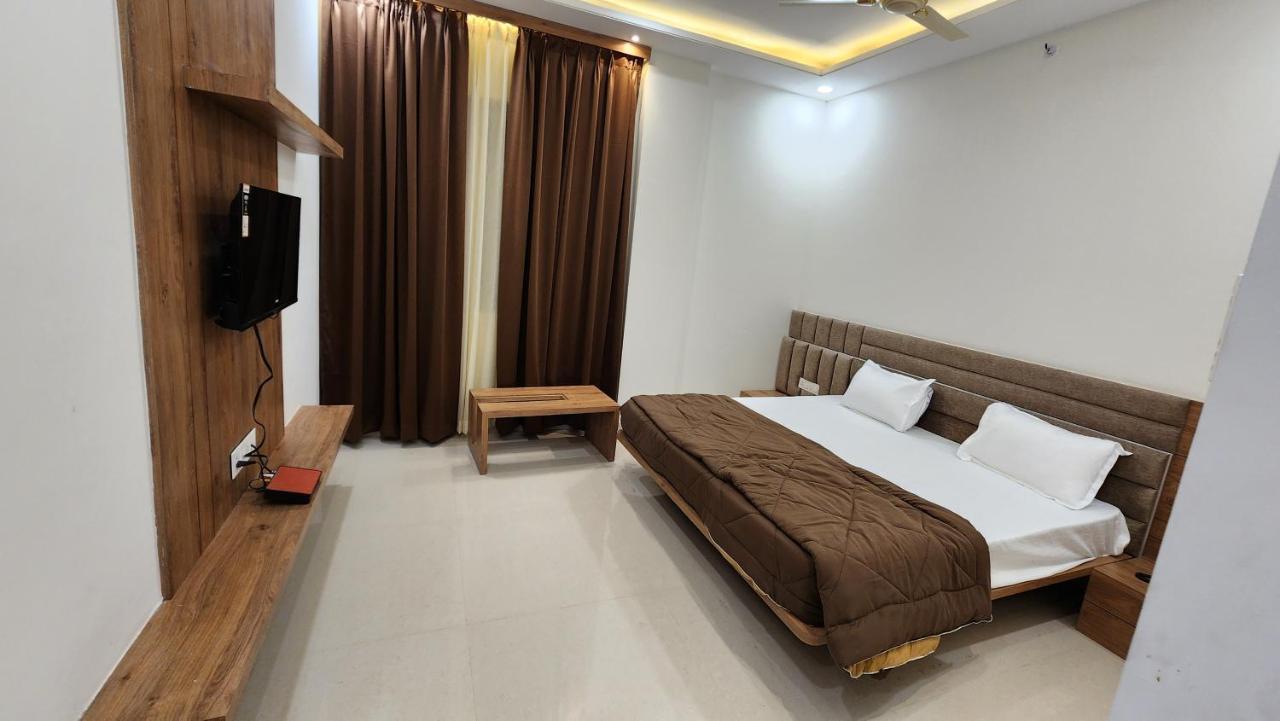 Aanandam Greens Otel Sehore Dış mekan fotoğraf