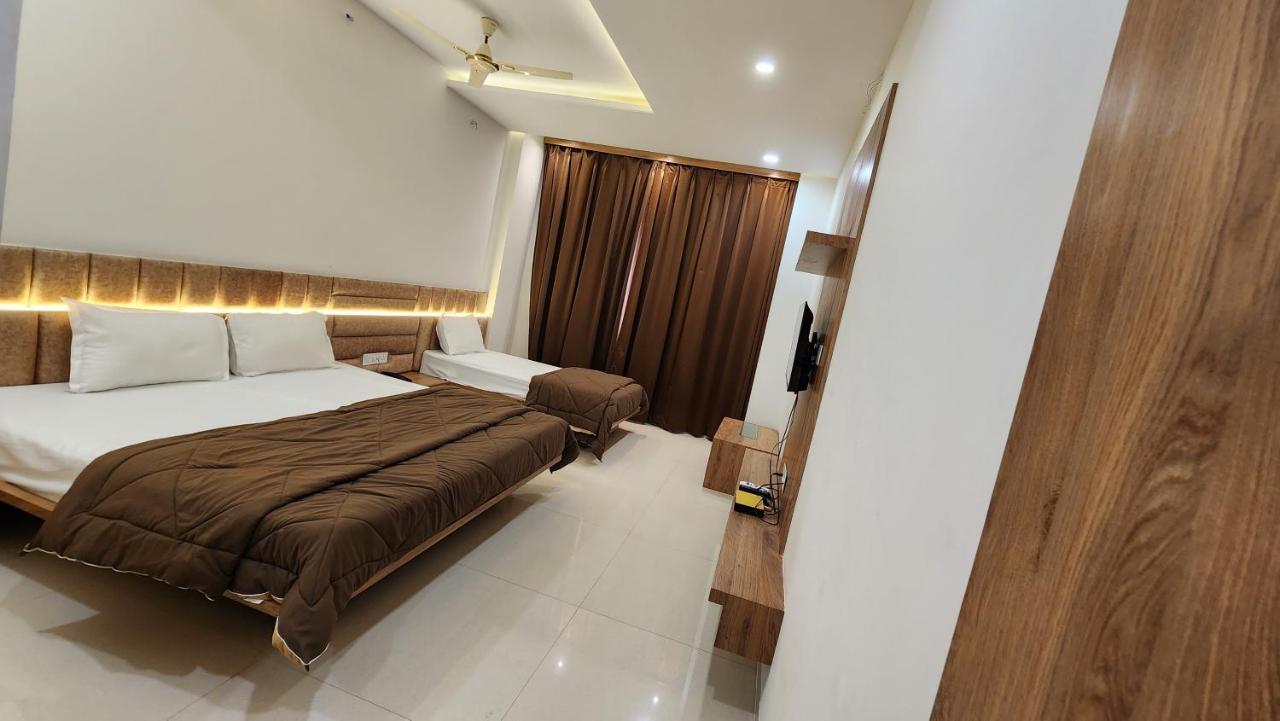 Aanandam Greens Otel Sehore Dış mekan fotoğraf